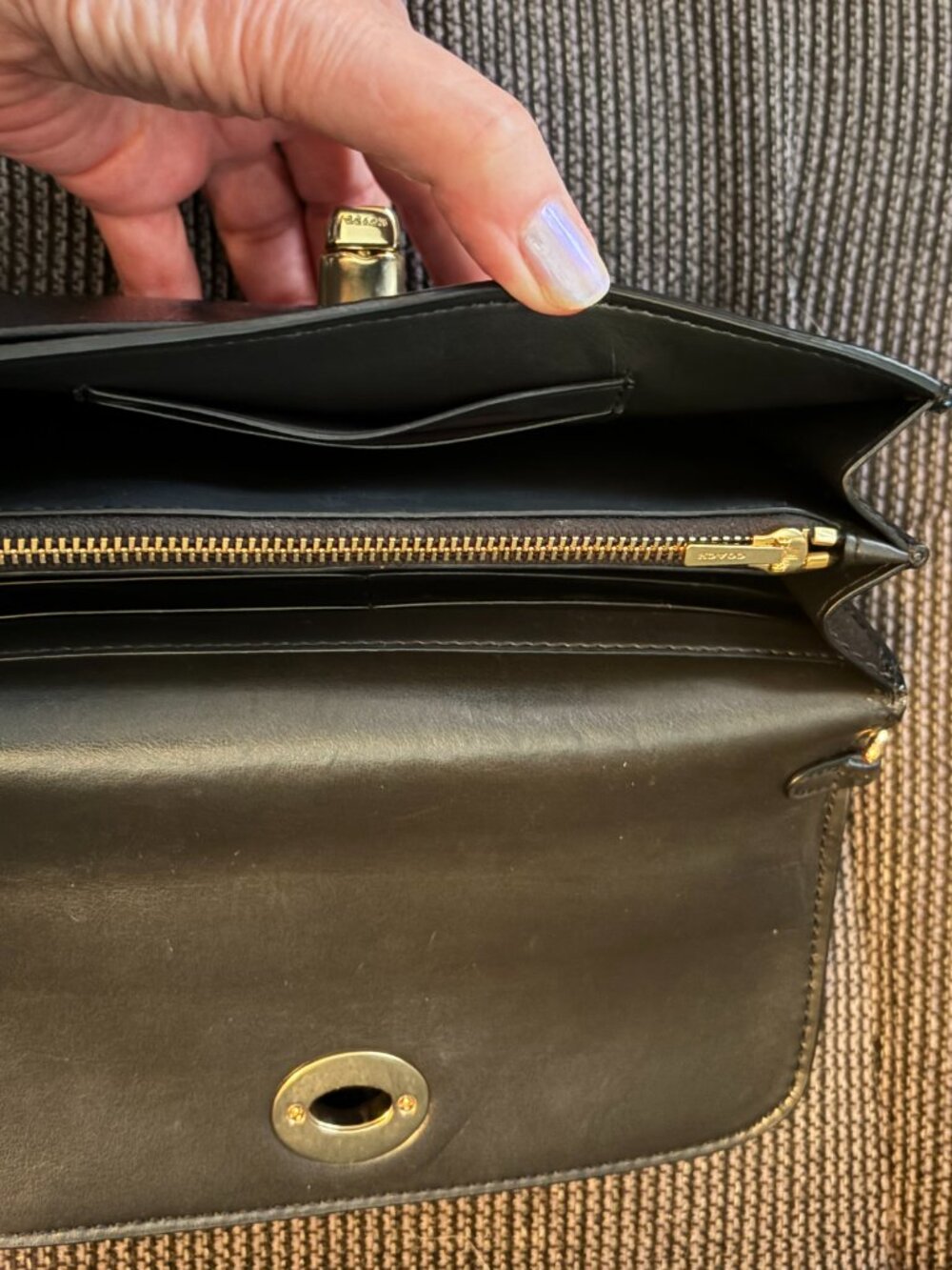 Purse - Picture 3 of 3